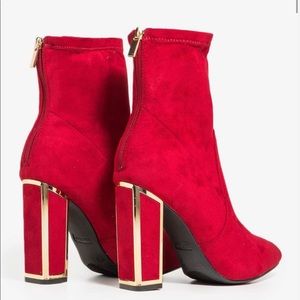 Meet your Posher, Adamaris